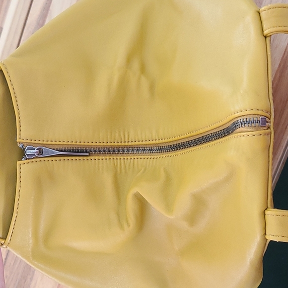 Matt & Nat Tote in Amber - Picture 3 of 12